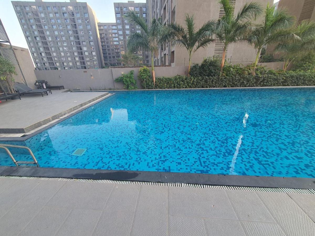 Weekend Address Managed By P.C Homes Surat Esterno foto